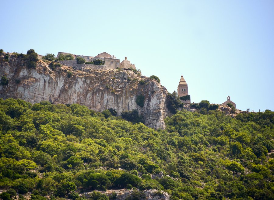 Pogled na Lubenice s plaže